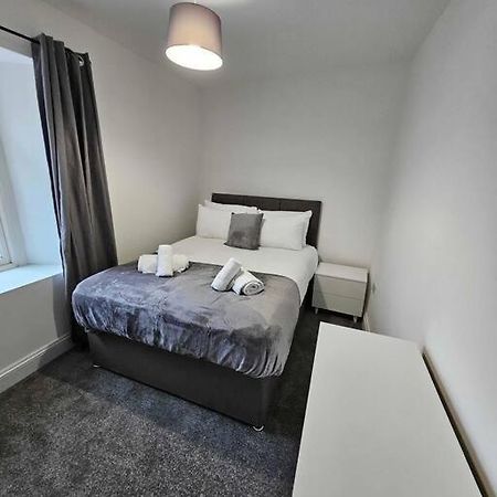 Fully Equipped Kitchen, Double Room Neath Dış mekan fotoğraf